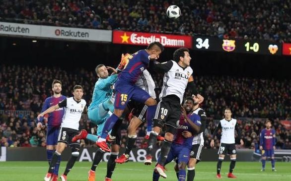 انتصار صعب لبرشلونة بذهاب نصف نهائي الكأس