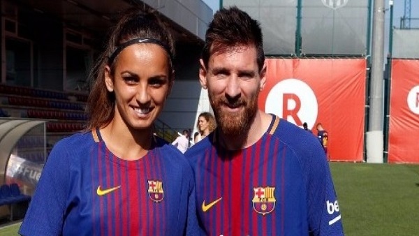 لاعبة برشلونة تحرز هدفاً عالمياً.. فيديو