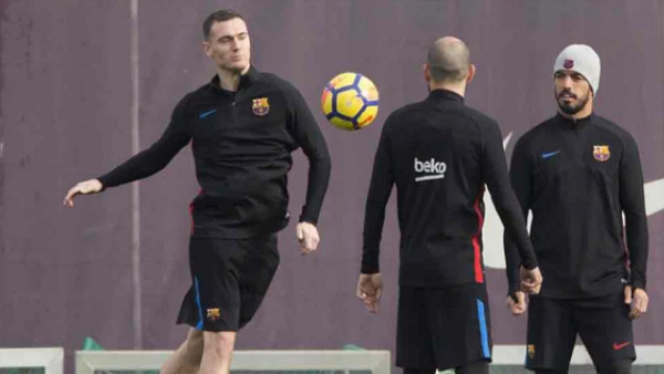 برشلونة يعلن عودة مدافعه من الإصابة