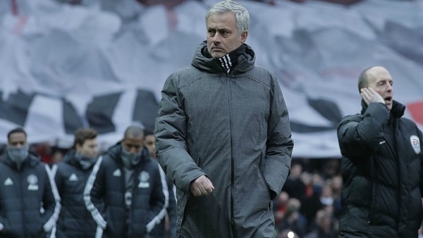 مورينيو ينتقد هدوء جماهير مانشستر يونايتد