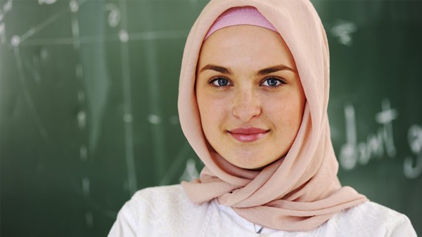 180 ألف دولار لـ 3 نساء أجبرن على خلع الحجاب في نيويورك