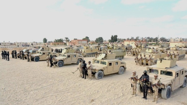 الجيش المصري يقتل 13 مسلحا ويعتقل 86
