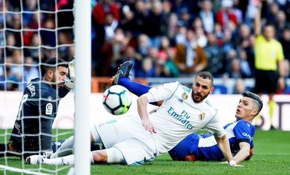 ريـال مدريد يجهز على ضيفه برباعية نظيفة