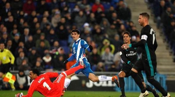 إسبانيول يباغت ريـال مدريد وينتزع انتصارا باللحظات الأخيرة