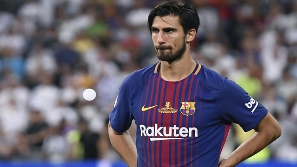 رئيس برشلونة يدعم غوميز ضد صافرات الإستهجان