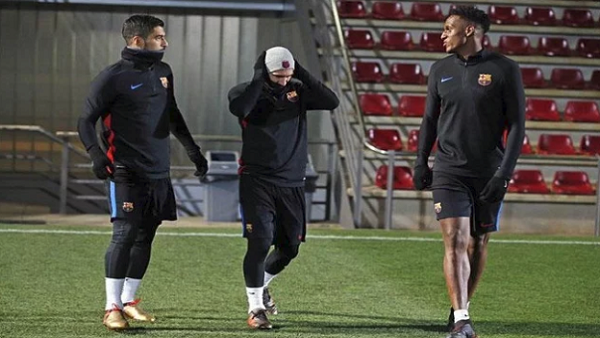 لاعب برشلونة مستاء من جلوسه على دكة البدلاء