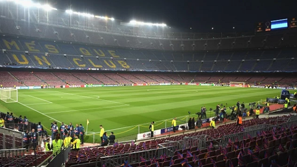 صحافة روما تطالب برشلونة بتخفيض أسعار التذاكر