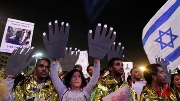 تظاهرة في تل أبيب احتجاجاً على طرد الأفارقة