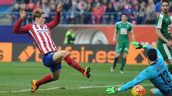 توريس يعلن رحيله نهاية الموسم عن أتلتيكو مدريد
