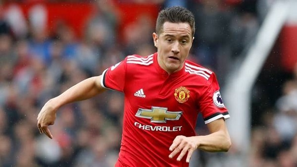 هل تعمد لاعب مانشستر يونايتد إهانة شعار السيتي؟.. فيديو