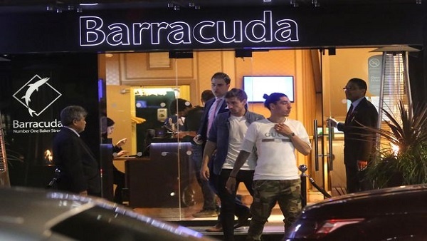 لاعبو أرسنال يقضون وقتهم بالكازينو قبل مواجهة الأتلتيكو