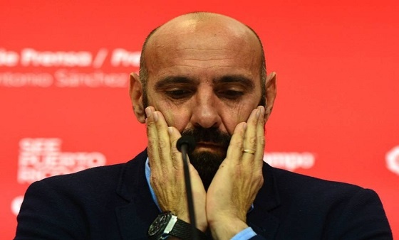 برشلونة يفكر باستقدام مونشي لكادره الإداري