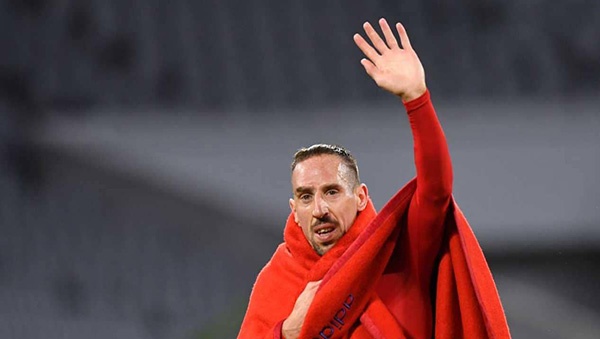 البايرن يمدد عقد ريبيري لعام إضافي