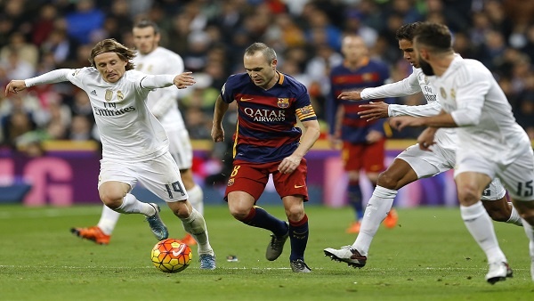 ممثل عن ريـال مدريد يحضر حفل تكريم إنييستا