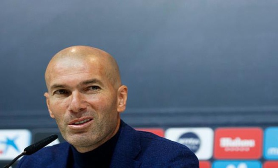زيدان ودع لاعبي ريـال مدريد برسالة واتساب