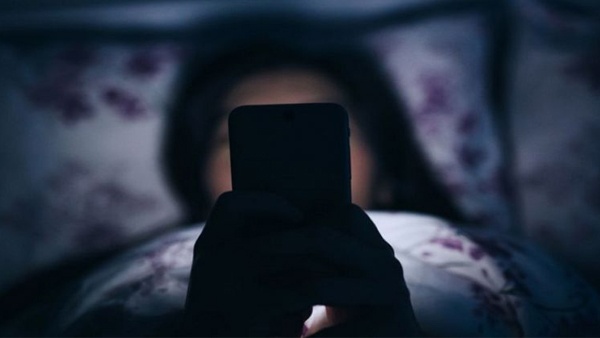 احذر استخدام الهاتف بعد الـ10 مساء