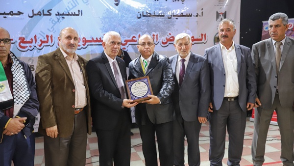 "الإسلامي الفلسطيني" يشارك في المعرض الزراعي بالخليل