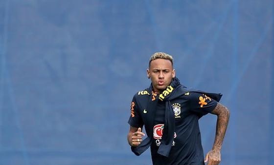 المنتخب البرازيلي يطمئن الجماهير على حالة نيمار
