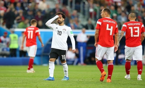 صلاح يفكر باعتزال اللعب دولياً