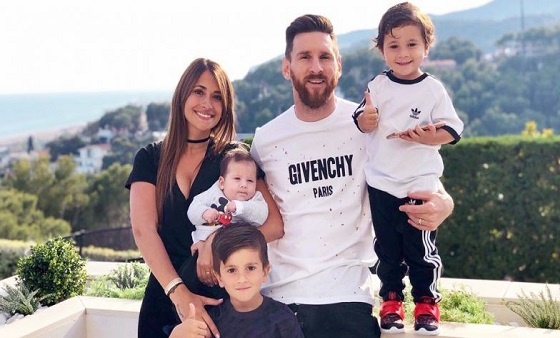 زوجة ميسي تدخل لحل أزمة المنتخب الأرجنتيني في المونديال