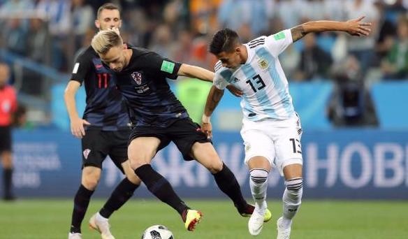كرواتيا تكشف نشاز عازفي التانغو في المونديال