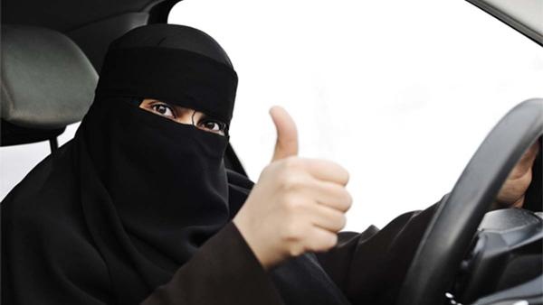 رسمياً.. السماح بجلوس السعوديات خلف المِقود
