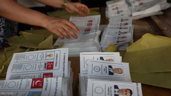 أولي: اردوغان يتقدم في الانتخابات التركية