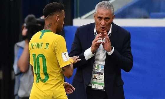 رغم توديع المونديال.. البرازيل تعرض على المدرب الاستمرار