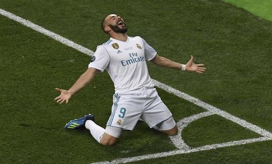 بنزيما يحتفل بالذكرى التاسعة له مع ريـال مدريد