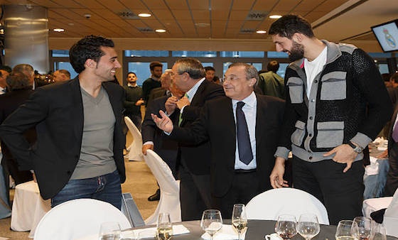 بيريز يكلف لاعب مدريد السابق بمهمة محورية
