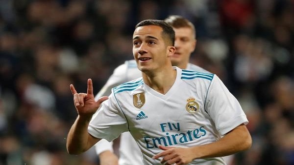 ريـال مدريد يحتفي بلاعبه لوصوله للفوز رقم مئة