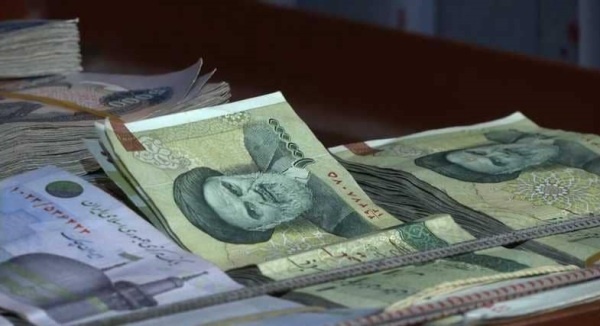 أزمة الاقتصاد الإيراني تطيح وزيرا ثانيا