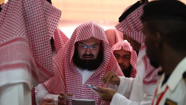 السديس: المشاعر المقدسة ليست للشعارات السياسية والنعرات الطائفية