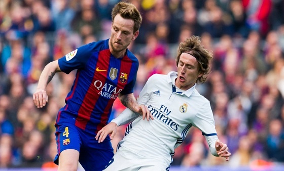 راكيتيتش يدافع عن مودريتش من هجوم وكيل رونالدو
