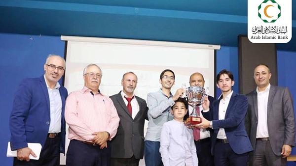 البنك الاسلامي العربي يجري السحب على جائزة 100 ألف شيكل