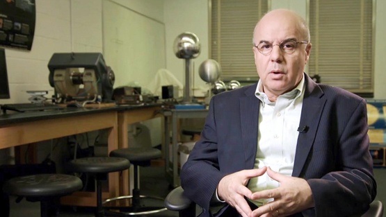 عالم جزائري ينتخب لعضوية ثاني أكبر منظمة فيزياء بالعالم