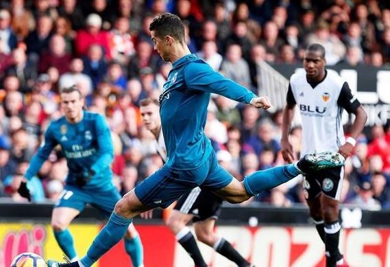 ريـال مدريد يدك حصون فالنسيا برباعية