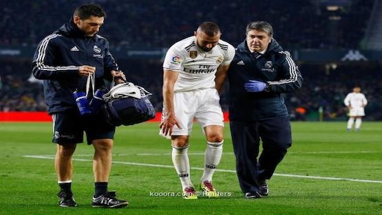 بنزيما يغيب عن ريـال مدريد أسبوعين بسبب إصبعه المكسور