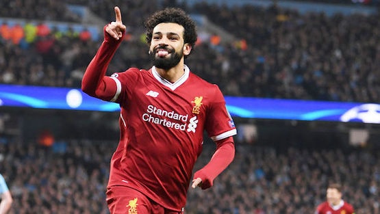 مدافع ليفربول يدافع عن صلاح