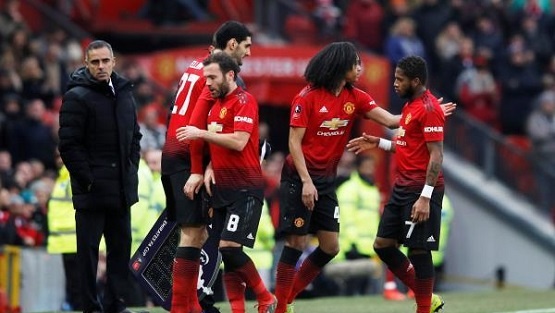 لاعب مانشستر يونايتد يقترب من الرحيل