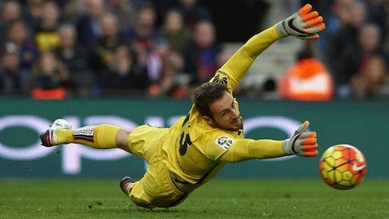 حارس أتلتيكو مدريد يرى نفسه في الدوري الإنجليزي