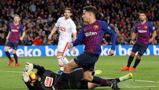 برشلونة ينتصر على إيبار ويحافظ على فارق الصدارة