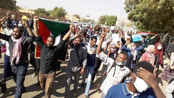 السودان: 23 حزباً تطالب بتشكيل مجلس سيادة انتقالي