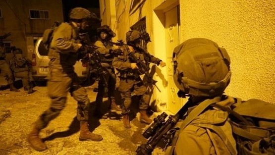 الاحتلال يعتقل فتى شمال الخليل