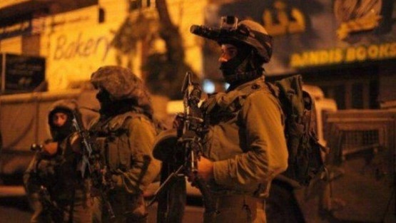 الاحتلال يعتقل طفلين شمال غرب القدس