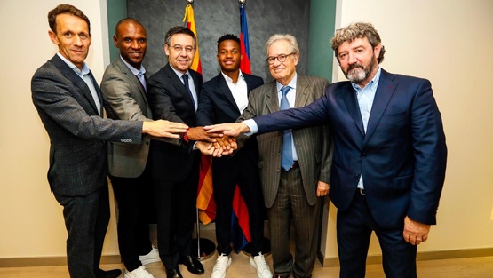 برشلونة يحصن فاتي بشرط جزائي خيالي
