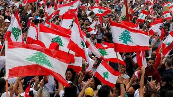 استمرار الاحتجاجات في لبنان والمطلب حكومة إنقاذ