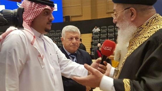 حاخام اسرائيلي يلتقي ملك البحرين في المنامة
