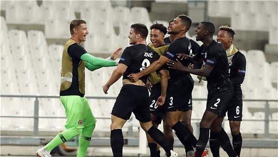 لاعب صربي يستحوذ على اهتمام ليفربول وقطبي إسبانيا