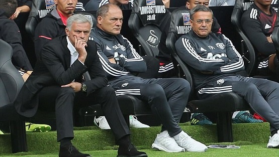 رئيس ريـال مدريد السابق يتنبأ بعودة مورينيو للفريق
